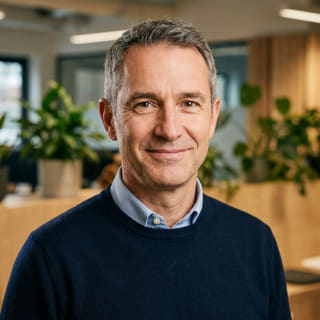 James Mitchell, Žvaigždė Vertija generalinis direktorius, profilio nuotrauka